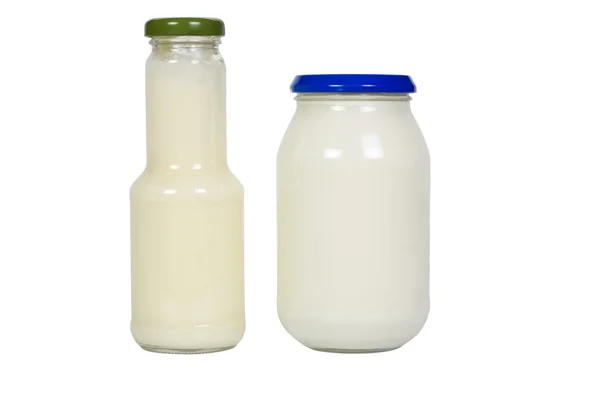 Közeli kép a majonézes üveg és egy korsó — Stock Fotó