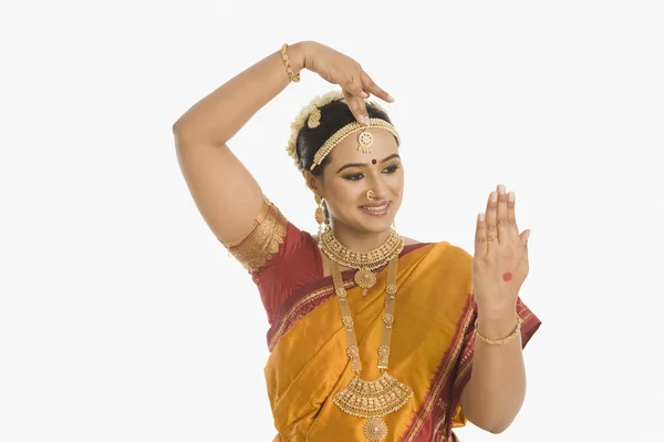 Indická žena dělat rukou gesto — Stock fotografie