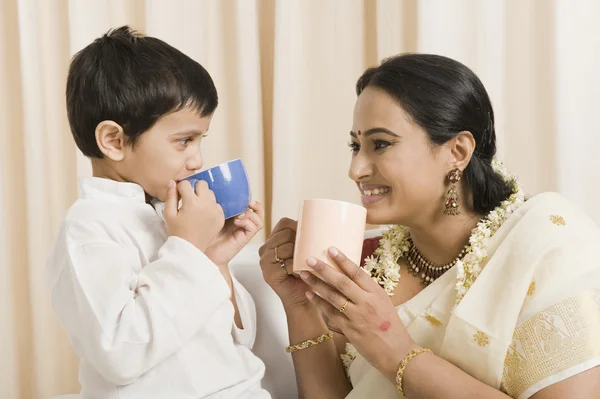 Femme avec son fils — Photo