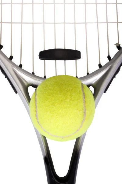 Närbild av ett tennisracket med tennisboll — Stockfoto