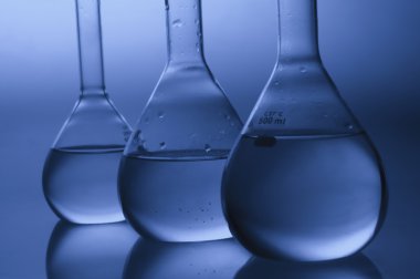 Laboratuvar şişeler