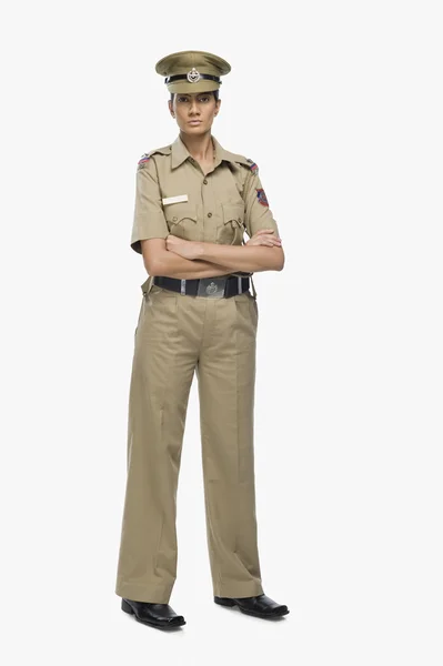 Ufficiale di polizia donna con le braccia incrociate — Foto Stock