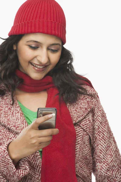 Woman reading a message — Stock Photo, Image