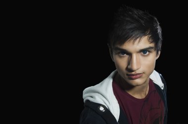 adam siyah arka plan