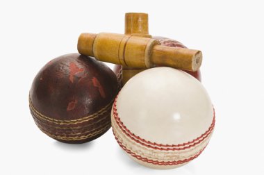 Kriket topları ve bails