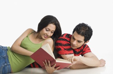 kaç yerde yatıyor ve bir kitap okuma