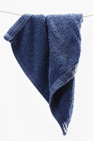 Secagem de toalha em um varal — Fotografia de Stock