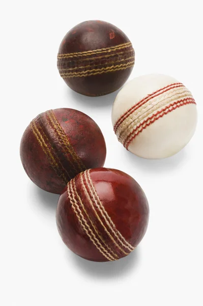 Old and new cricket balls — Stock Photo, Image