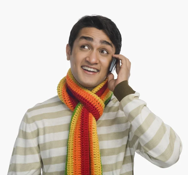 Hombre hablando en un teléfono móvil —  Fotos de Stock