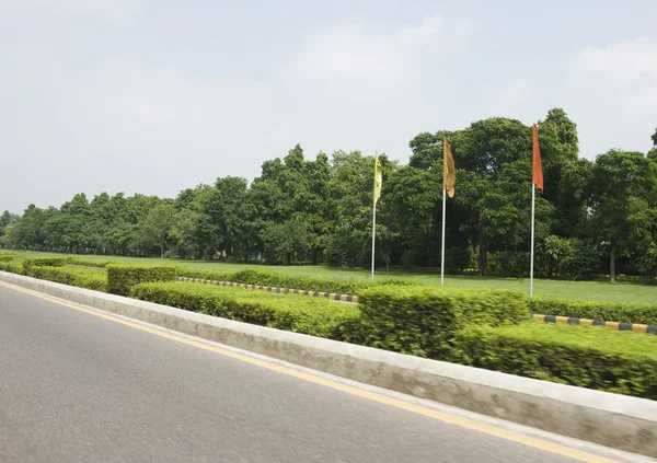 Σημαίες στην άκρη του δρόμου, shanti διαδρομή — Φωτογραφία Αρχείου