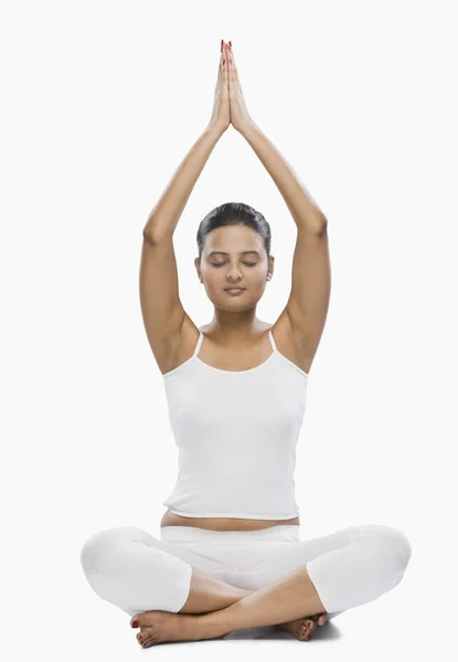 Woman doing yoga — Stock Photo, Image