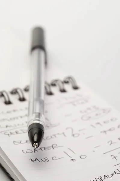 Pen op een spiraal notebook — Stockfoto