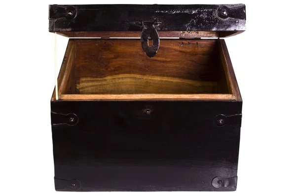 Открытый деревянный багажник — стоковое фото