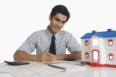 Emlakçı bir model evi bütçeleme