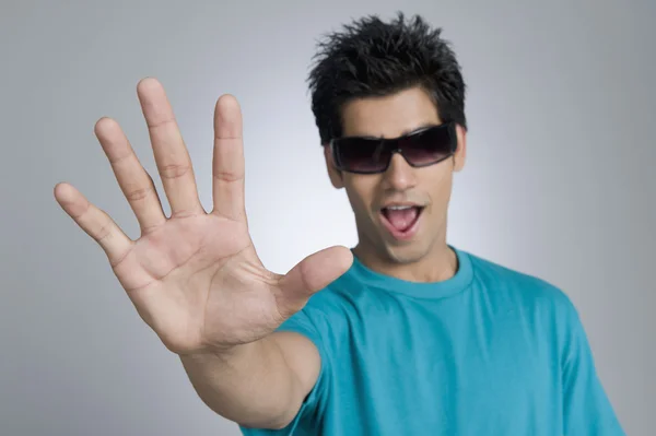 Man showing stop gesture — Stock Photo, Image