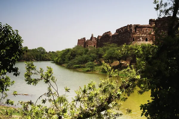 Lakeside, eski kale, kale — Stok fotoğraf