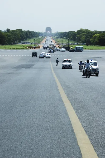 Carros em movimento na estrada, Índia Gate, Rajpath — Fotografia de Stock