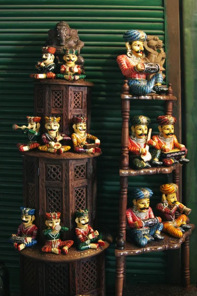 Figurines at a market stall — Stock Photo, Image