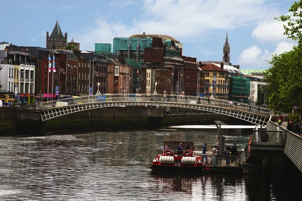 Ha'penny Bridge, Liffey River — Stock Photo, Image