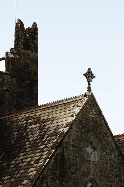 Vista de ángulo bajo de una iglesia — Foto de Stock
