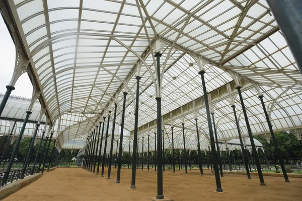 Glass house in a botanical garden — Stock Photo, Image