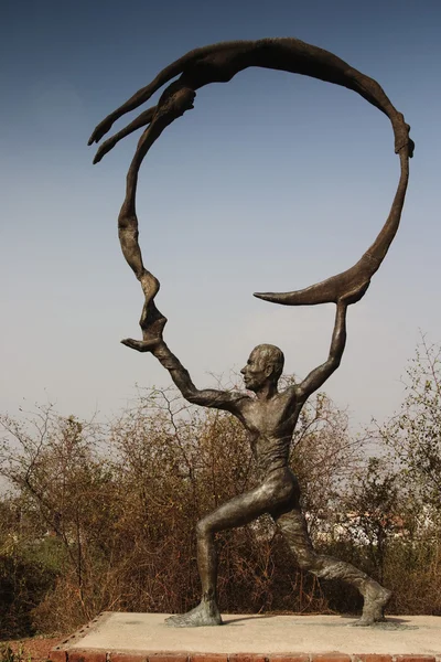 Estatua en un jardín, Jardín de los cinco sentidos —  Fotos de Stock