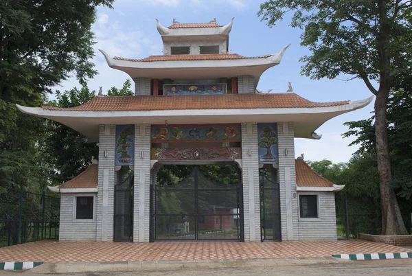 Entrance gate of a botanical garden — Stock Photo, Image