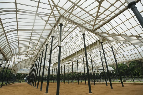 Glass house in a botanical garden — Stock Photo, Image