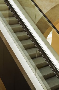 bir yürüyen merdiven