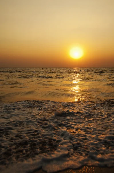 Pôr do sol sobre o mar — Fotografia de Stock