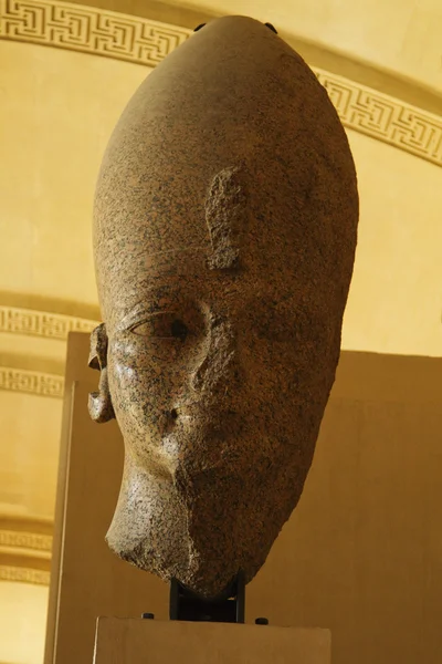 Estatua en el Museo del Louvre — Foto de Stock