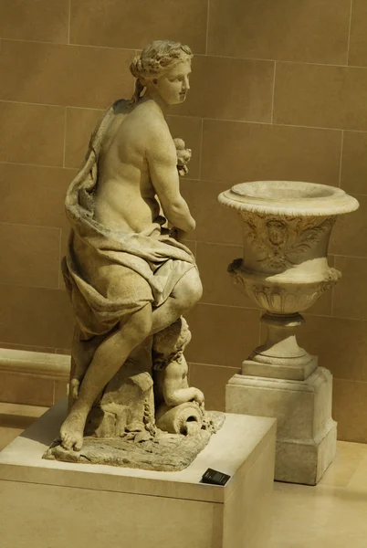 Statue de femme au Musée du Louvre — Photo