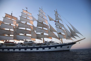 Clipper gemi denizde