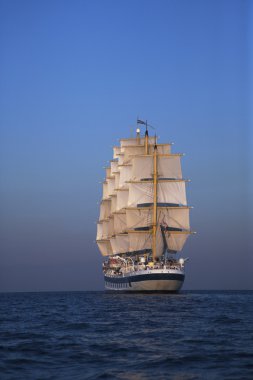 Clipper gemi denizde
