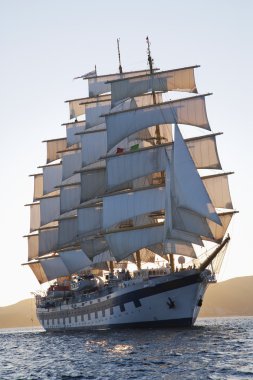 Clipper gemi denizde