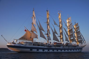 Clipper gemi denizde