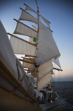 Clipper gemi deniz