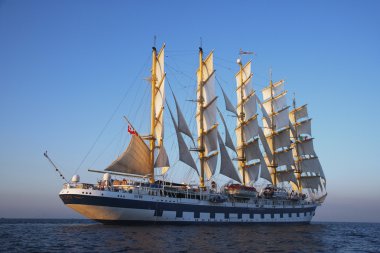 Clipper gemi denizde
