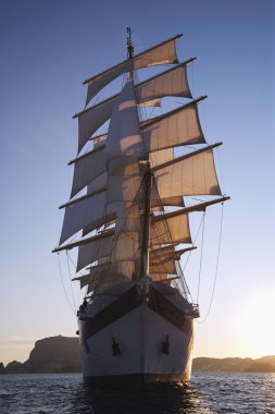 Clipper gemi denizde