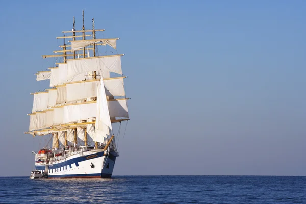 Clipper barco en el mar — Foto de Stock