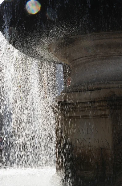 Fontein, st. peters vierkante — Stockfoto