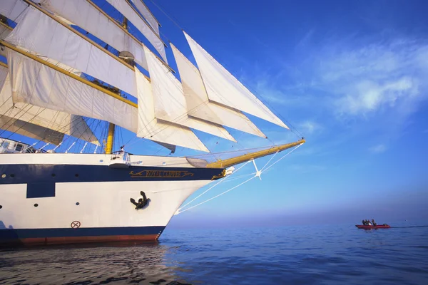 Clipper schip in de zee, — Stockfoto