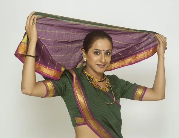 Female folk dancer — Stock Photo, Image