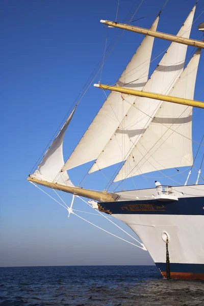 Clipper schip in een zee — Stockfoto