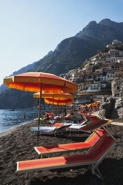 Reclining chairs on the beach — Stock Photo, Image