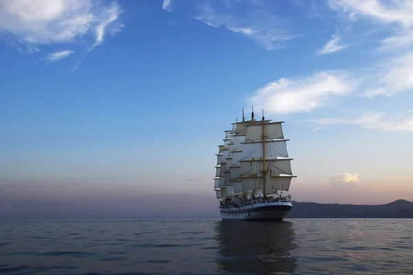 Clipper schip in de zee, — Stockfoto