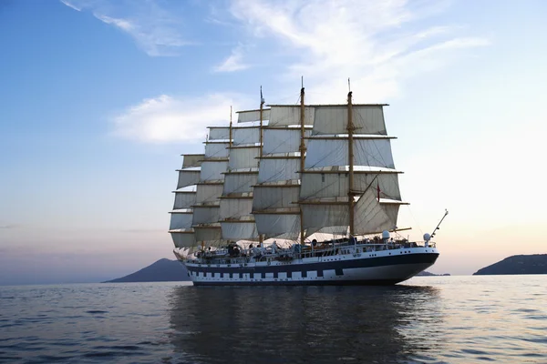 Clipper ship in the sea, — Stock Photo, Image
