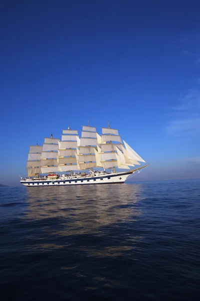 Clipper ship in the sea — Stock Photo, Image