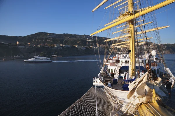 Clipper schip in de zee — Stockfoto