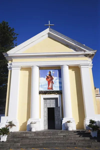 Fachada de uma igreja — Fotografia de Stock